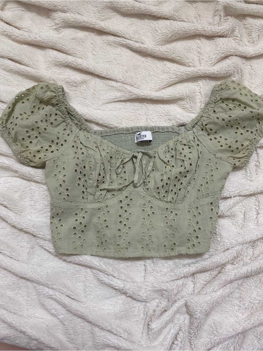 Hollister Smocked Eyelet Puff Sleeve crop top sage green Sz XS